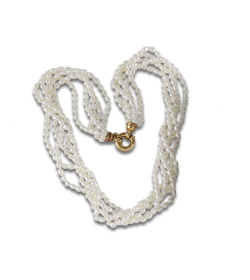 COLLAR DE PERLAS DE AGUA DULCE Y CIERRE DE ORO.