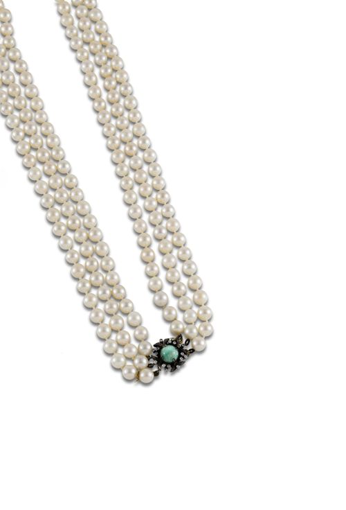 COLLAR PERLAS CULTIVADAS DE TRES HILOS Y PLATA