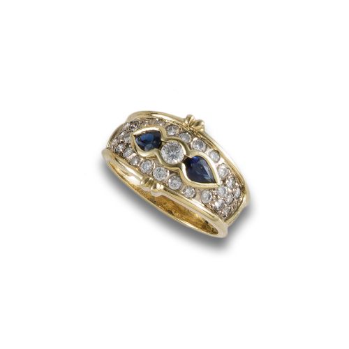 SORTIJA ANCHA DE ORO, DIAMANTES Y ZAFIROS