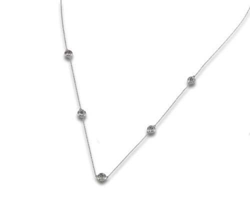COLLAR DE ORO CON CHATONES DE DIAMANTES