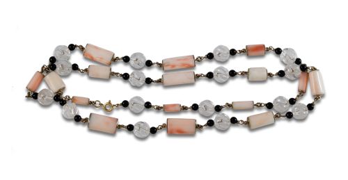 LOW GOLD NECKLACE WITH CORAL, ONYX AND QUARTZ