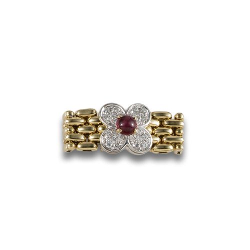 GOLD RING WITH RUBY AND DIAMONDS