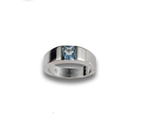 CARTIER WHITE GOLD AND AQUAMARINE RING