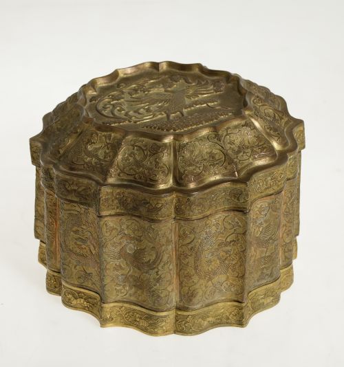 Caja de metal dorado, posiblemente Cantón, China, ffs.S.XIX