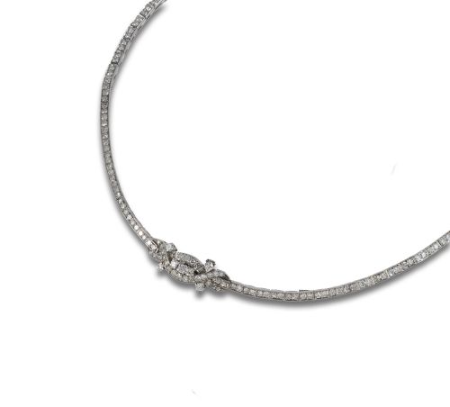 COLLAR DE PLATINO CON DIAMANTES