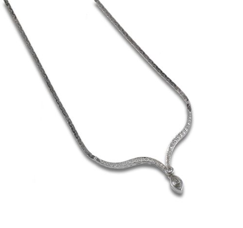 COLLAR DE ORO BLANCO CON DIAMANTE MARQUISSE