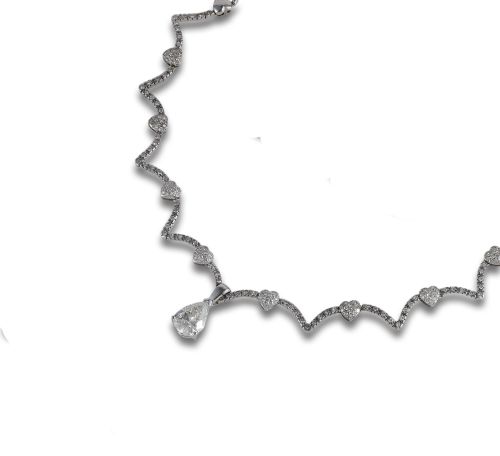 COLLAR DE ORO BLANCO CON DIAMANTES  
