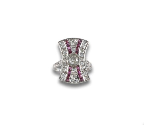 ART DECO STYLE RING WITH RUBIES AND DIAMONDS