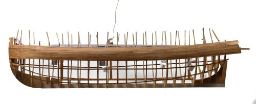 Lámpara de techo a partir de una maqueta de barco