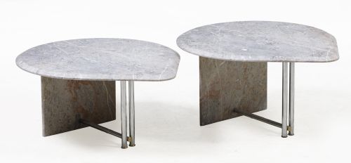 Dos mesas auxiliares en forma de lágrima, Italia, años 80