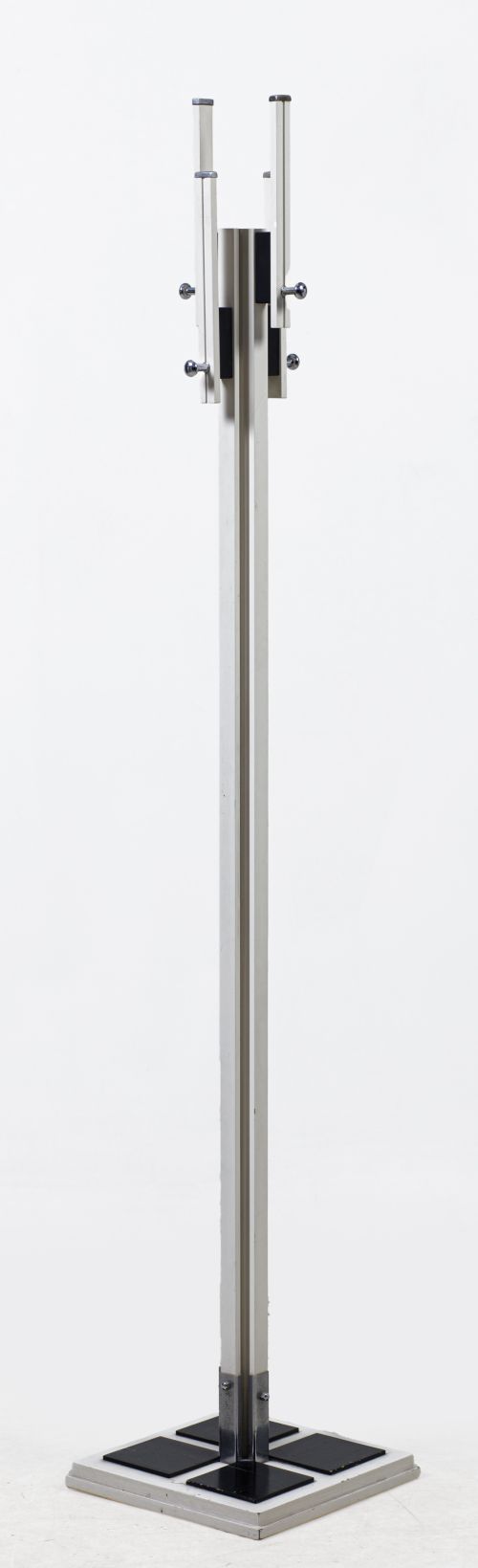 Perchero modelo Fiarm, diseño del arquitecto Carlo de Carli