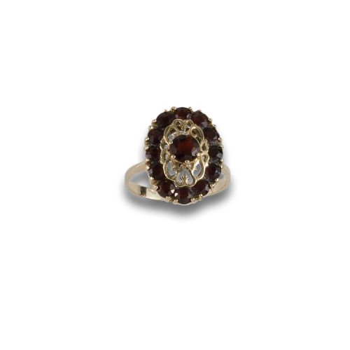 GOLD RING WITH GARNETS