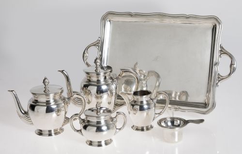 Juego de café y te de plata española, ley 916, S. XX