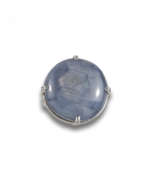 WHITE GOLD RING WITH CERTIFIED STAR SAPPHIRE
