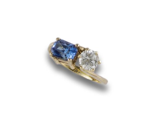 BYPASS RING IN GOLD, SAPPHIRE AND DIAMOND
