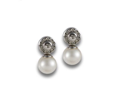 GOLD, DIAMOND AND PEARL EARRINGS