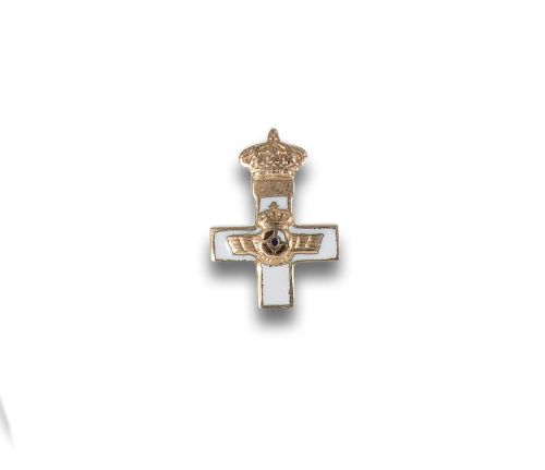 AIR MERIT PIN IN GOLD METAL AND ENAMELS