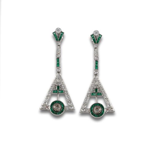 LONG DETACHABLE PLATINUM EARRINGS WITH EMERALDS AND DIAMOND