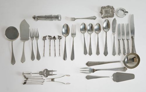 Lot of hallmarked silver pieces, from different periods and