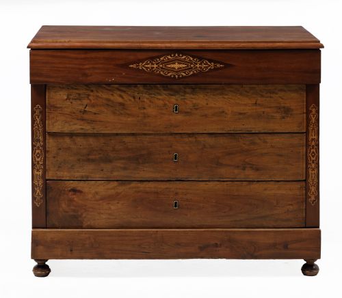 Cómoda de estilo isabelino, ffs. S. XIX- pps. S. XX