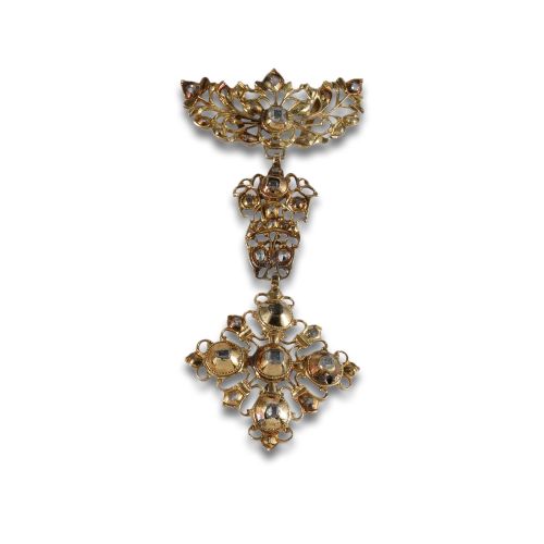 GOLD AND DIAMOND CHEST ADORNMENT