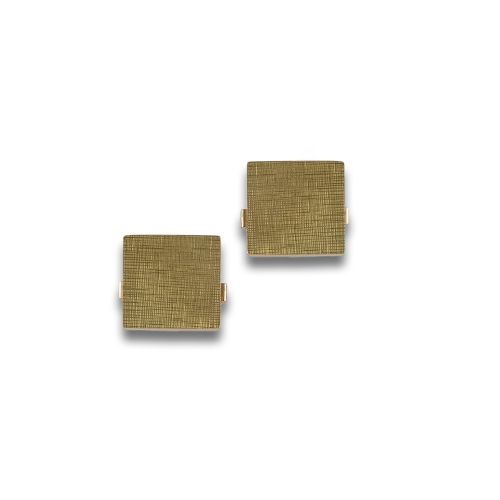 PAIR OF NUDE GOLD CUFFLINKS