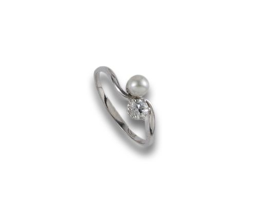 PLATINUM RING WITH PEARL AND DIAMOND