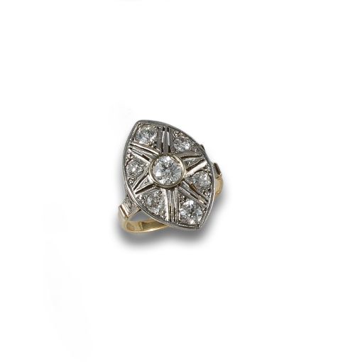 ART DECO RING WITH DIAMONDS