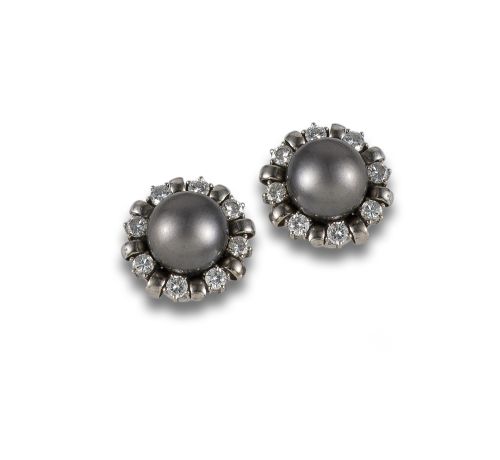 SHORT WHITE GOLD EARRINGS WITH TAHITIAN PEARL AND DIAMONDS