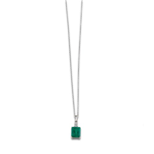 PENDANT WITH EMERALD AND DIAMONDS