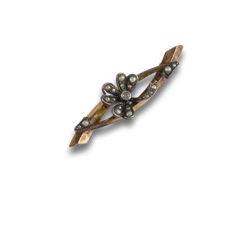 ALFILER DE ORO Y PLATA CON DIAMANTE Y PERLITAS