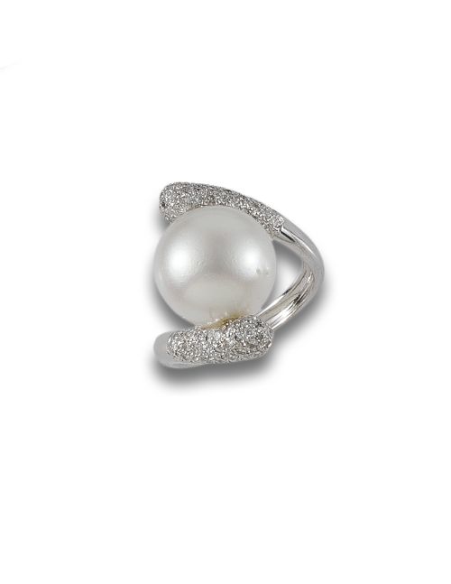 SORTIJA DE ORO, DIAMANTES Y PERLA AUSTRALIANA