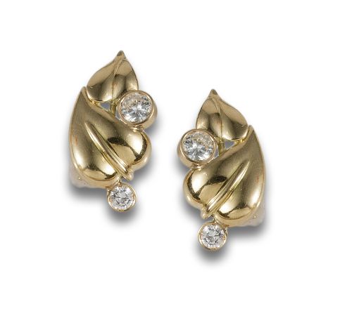 GOLD AND DIAMOND EARRINGS
