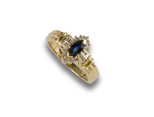 GOLD RING WITH SAPPHIRE AND DIAMONDS