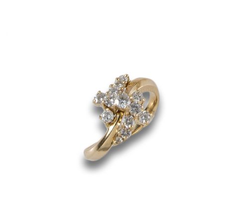 YELLOW GOLD AND DIAMONDS RING