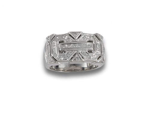 WHITE GOLD RING WITH DIAMONDS