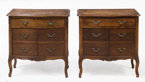 Pareja de mesillas de noche, España, med. S. XX