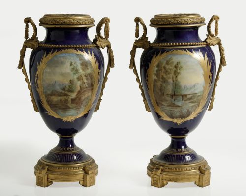 Pareja de jarrones posiblemente Sévres, Francia, S. XIX