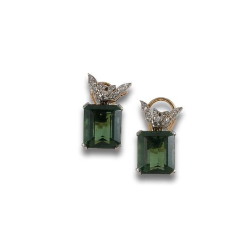 PENDIENTES DE ORO CON DIAMANTES Y PIEDRA VERDE