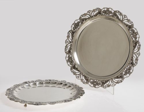 Fuente circular en plata española ley 916, S. XX