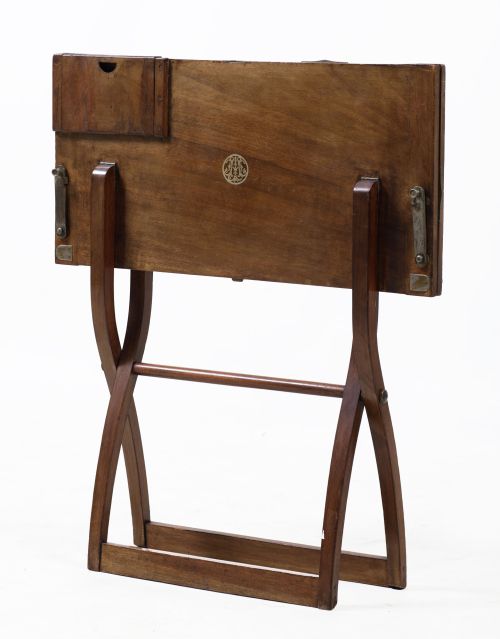 Mesa de juego de tijera, med. S. XX