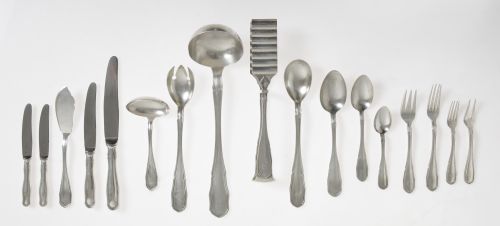 Juego de cubiertos de plata española ley 916, S. XX