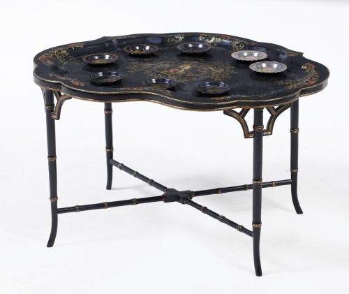 Mesa auxiliar a partir de una bandeja victoriana de papier