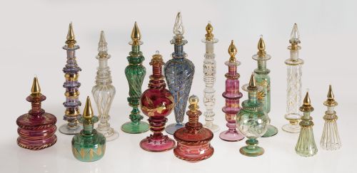 Lote de 15 perfumeros orientales de cristal, S. XX