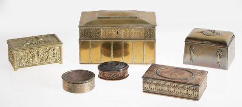 Lote de seis cajas de metal dorado diferentes manufacturas,
