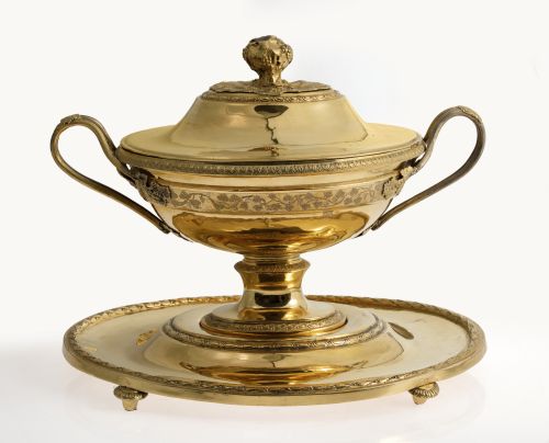 Sopera de metal con presentador, estilo imperio, S. XX