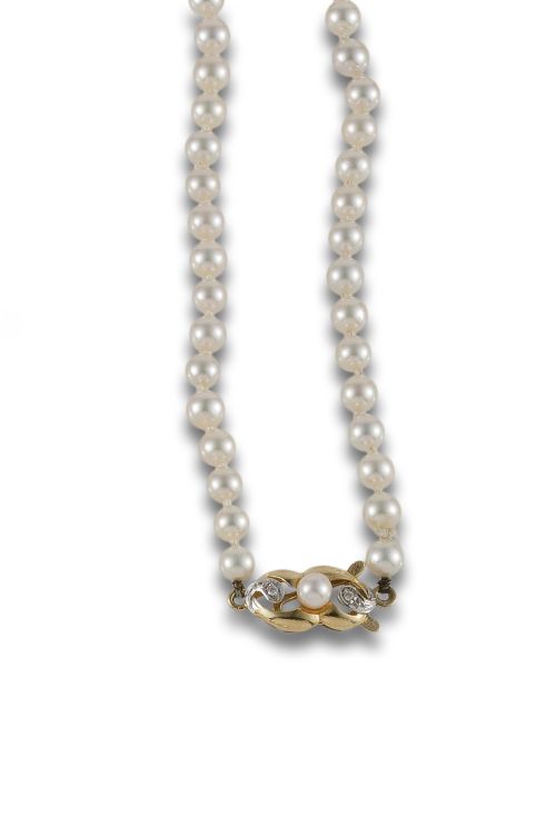 COLLAR PERLITAS CULTIVADAS CON BROCHE DE ORO CON PIEDRA INC