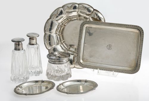 Lote de piezas de tocador de plata contrastada, ley 916, S.