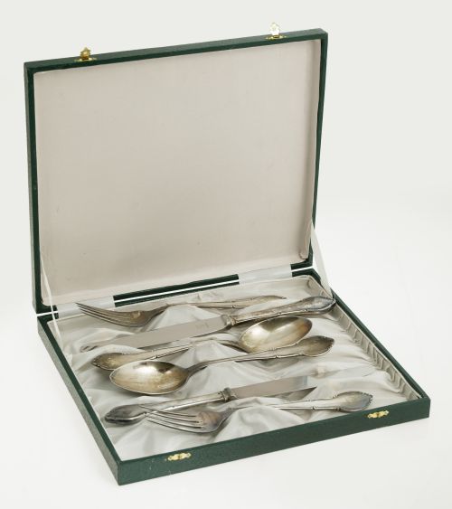 Set de cubiertos "tú y yo" de plata española ley 916, S. XX