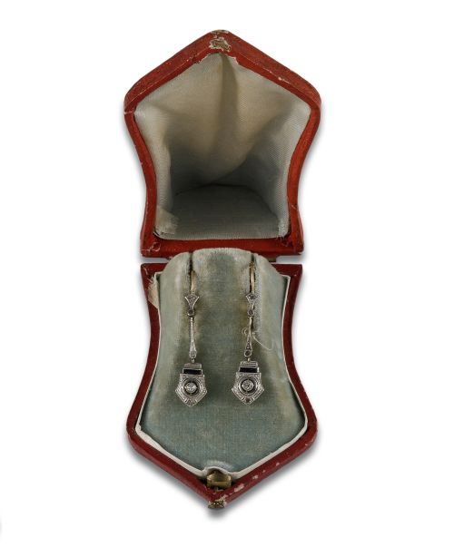 PENDIENTES ART DECO CON ORO Y PLATINO, DIAMANTES Y ZAFIROS